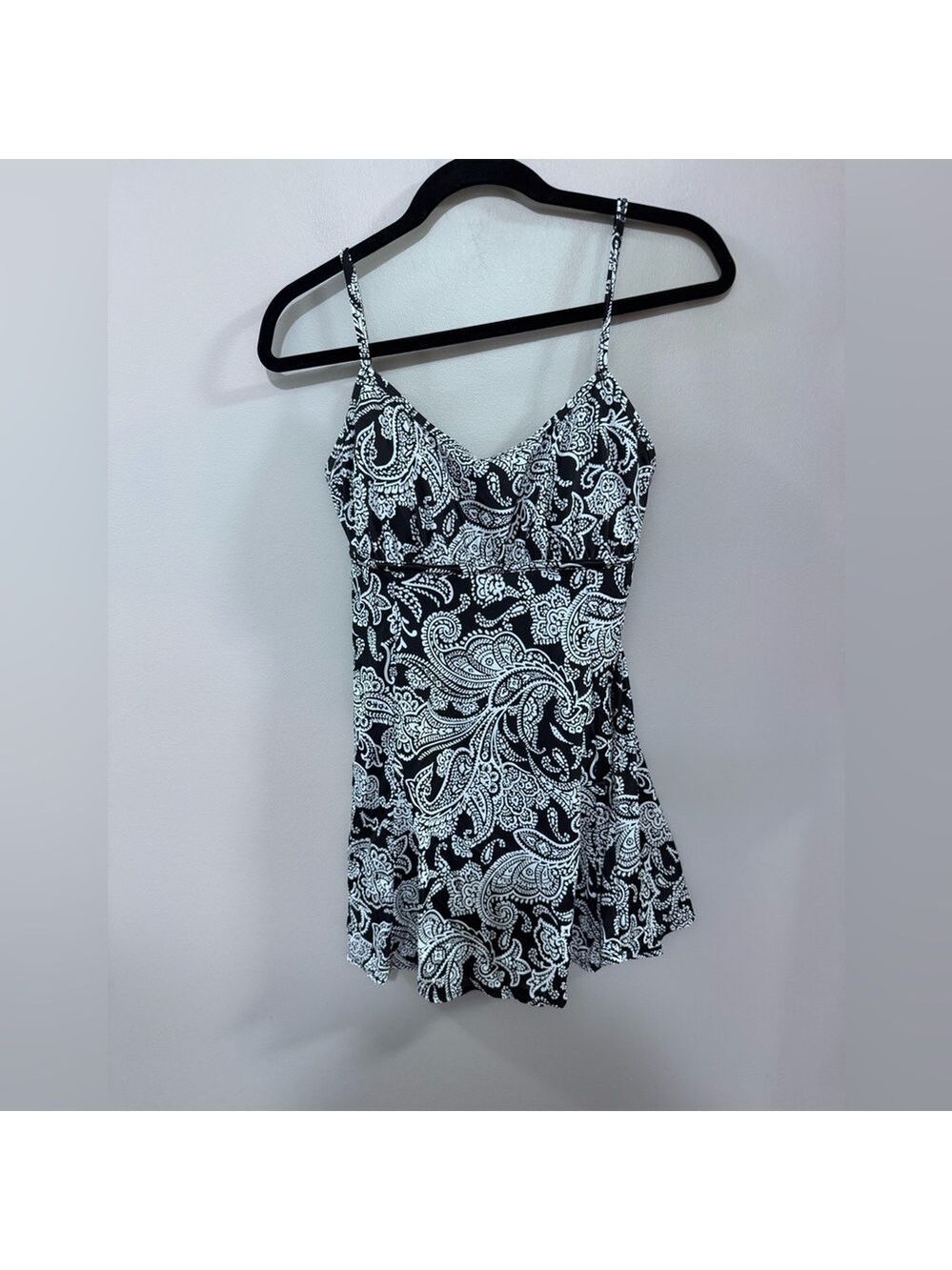 Beach House Black and White Paisley One Piece Swim-dress. Size 10